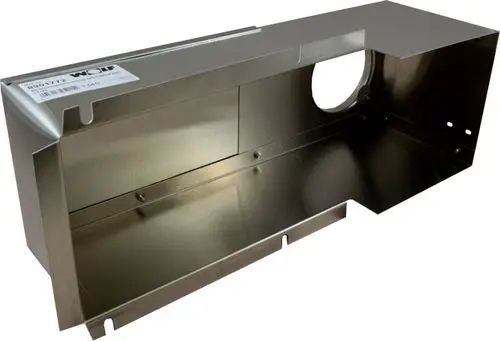Aluminium-Stromführungselement von Wolf, rechteckige Form mit geöffneter Rückseite und Befestigungslöchern, silberne Metalloberfläche.